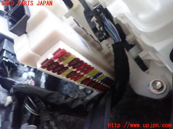 5UPJ-19256743]レクサス・UX250h(MZAH10)ヒューズボックス3 中古_m0003.jpg
