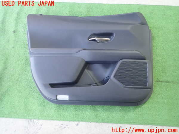 5UPJ-19251264]レクサス・UX250h(MZAH10)左前ドア内張り 中古_m0001.jpg