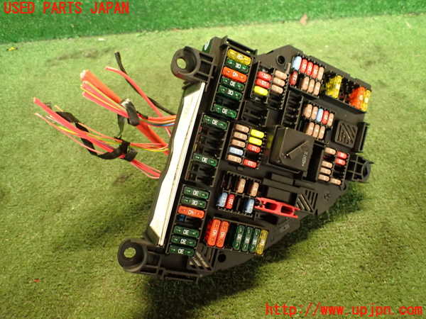 2UPJ-19266742]BMW 523d(FW20)(F10)ヒューズボックス2 中古_m0001.jpg