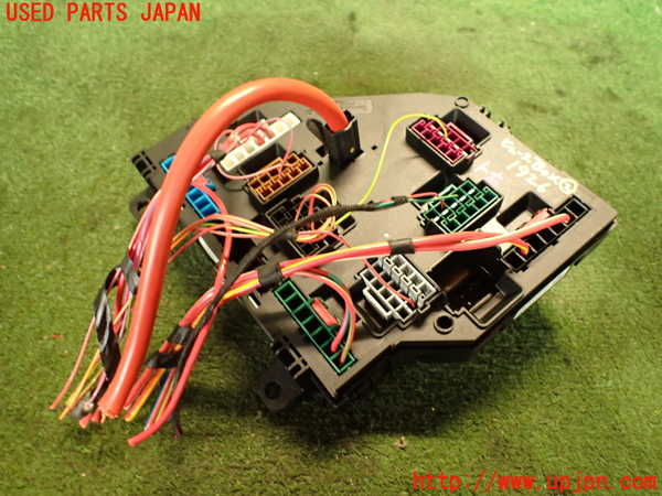 2UPJ-19266742]BMW 523d(FW20)(F10)ヒューズボックス2 中古_m0002.jpg