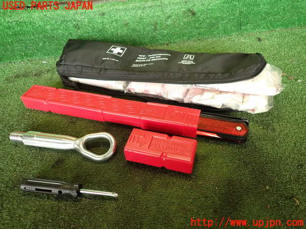 2UPJ-19267805]BMW 523d(FW20)(F10)車載工具 中古_m0001.jpg