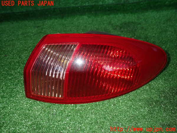 5UPJ-19271530]アルファロメオ・147 GTA(937AXL)右テールランプ 中古_m0001.jpg