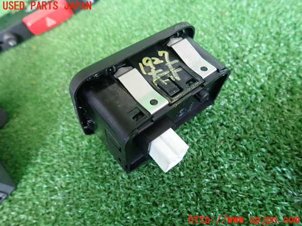5UPJ-19276240]アルファロメオ・147 GTA(937AXL)右パワーウィンドウスイッチ 中古_m0002.jpg
