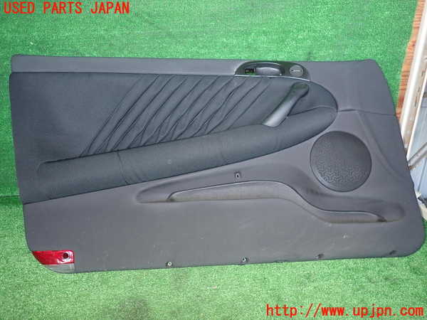 5UPJ-19271264]アルファロメオ・147 GTA(937AXL)左前ドア内張り 中古_m0001.jpg