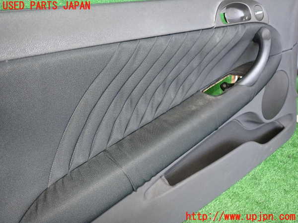 5UPJ-19271264]アルファロメオ・147 GTA(937AXL)左前ドア内張り 中古_m0002.jpg