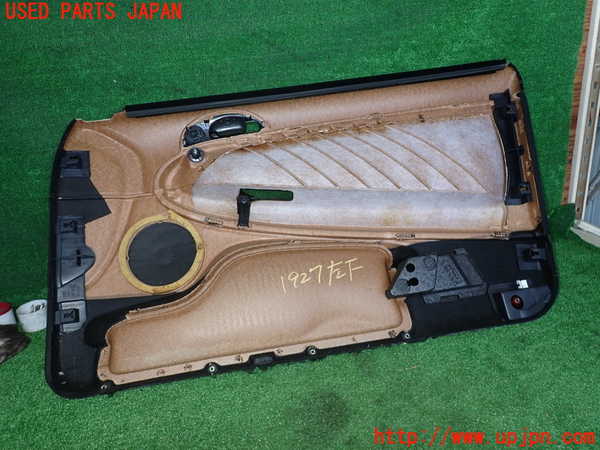 5UPJ-19271264]アルファロメオ・147 GTA(937AXL)左前ドア内張り 中古_m0003.jpg