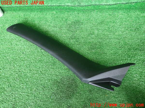 2UPJ-19277660]アルファロメオ・147 GTA(937AXL)左フロントピラートリム 中古_m0001.jpg