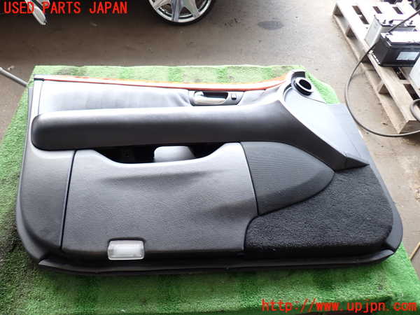 5UPJ-19281264]セルシオ(UCF30)後期 左前ドア内張り 中古_m0001.jpg