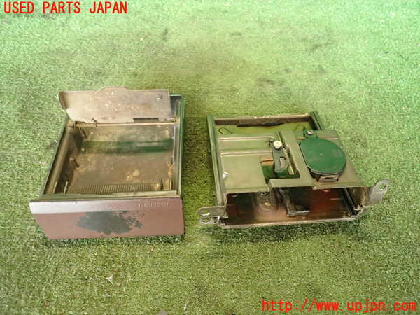 5UPJ-19297821]ソアラ(GZ20)灰皿1 中古_m0003.jpg