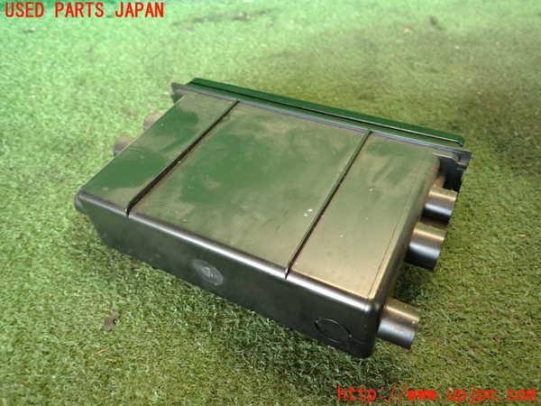 5UPJ-19297841]ソアラ(GZ20)小物入れ1 中古_m0002.jpg