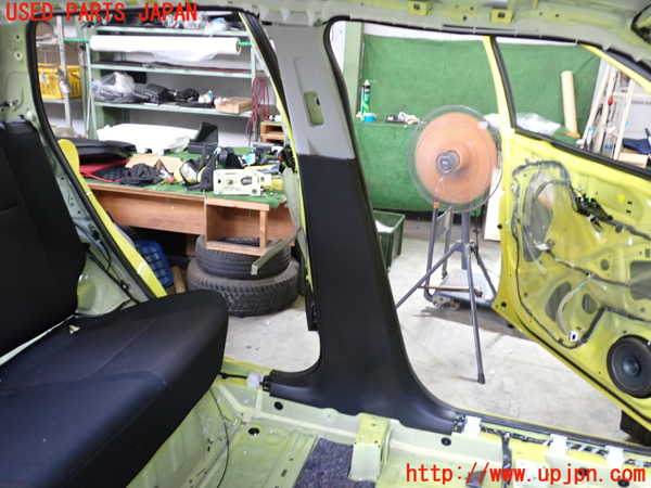 5UPJ-19317670]スイフトスポーツ(ZC33S)左センターピラートリム 中古_m0001.jpg