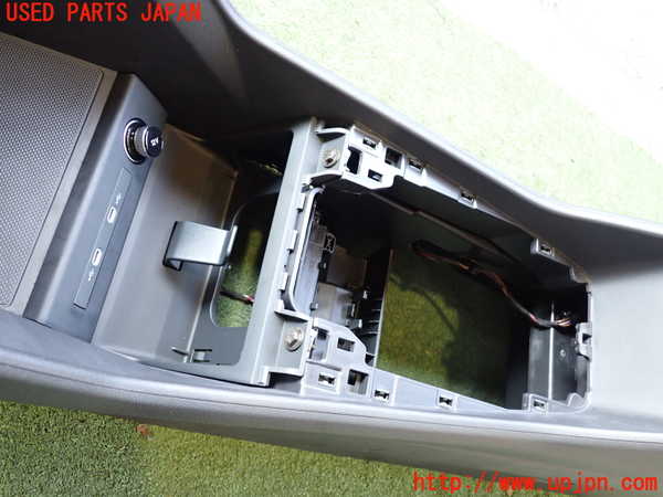 2UPJ-19327540]アウディ・Q4 スポーツバック e-tron(FZEBJ)センターコンソール 中古_m0003.jpg