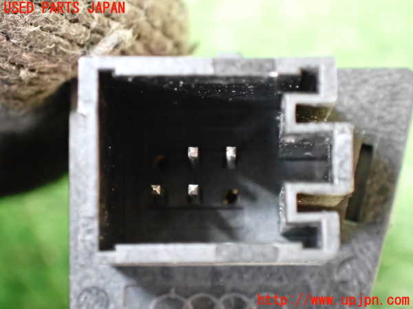 2UPJ-19336307]アウディ・A7 スポーツバック(4GCGWC)スイッチ2 (モニター開閉) 中古_m0004.jpg