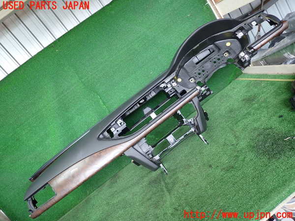 2UPJ-19337505]アウディ・A7 スポーツバック(4GCGWC)ダッシュボード 中古_m0001.jpg
