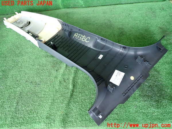 2UPJ-19337665]アウディ・A7 スポーツバック(4GCGWC)右センターピラートリム 中古_m0002.jpg