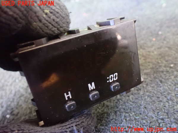 5UPJ-19347850]ハイラックスサーフ(RZN185W)時計 中古_m0002.jpg