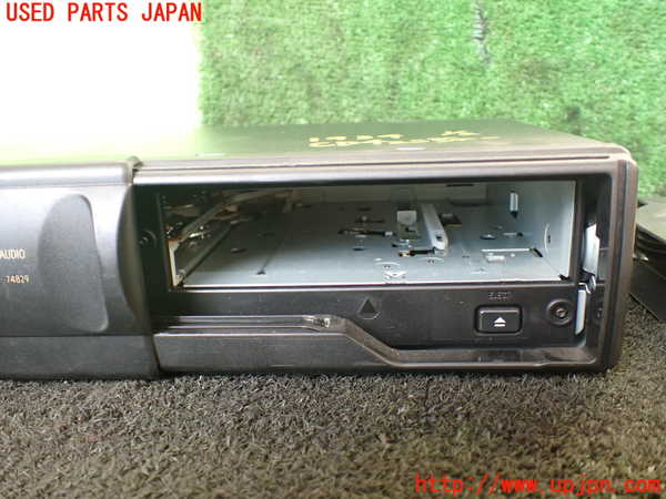 1UPJ-19346505]ハイラックスサーフ(RZN185W)CDチェンジャー 中古_m0002.jpg