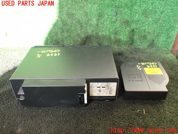 1UPJ-19346505]ハイラックスサーフ(RZN185W)CDチェンジャー 中古_m0003.jpg