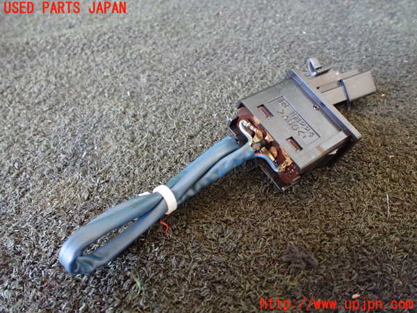 5UPJ-19346309]ハイラックスサーフ(RZN185W)スイッチ4 (リヤヒーター) 中古_m0002.jpg
