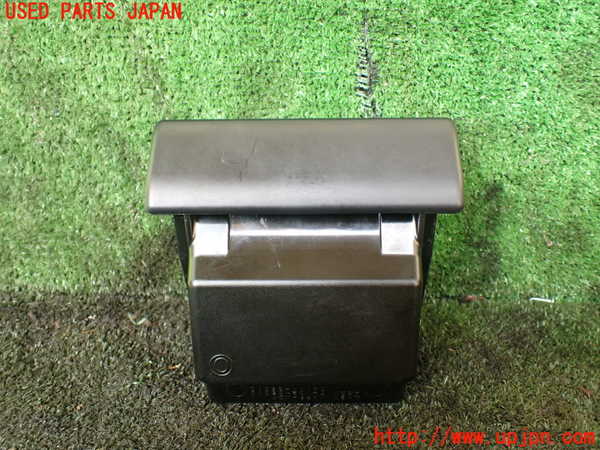 5UPJ-19347821]ハイラックスサーフ(RZN185W)灰皿1 中古_m0001.jpg