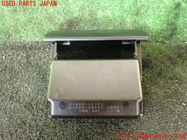 5UPJ-19347821]ハイラックスサーフ(RZN185W)灰皿1 中古_m0003.jpg