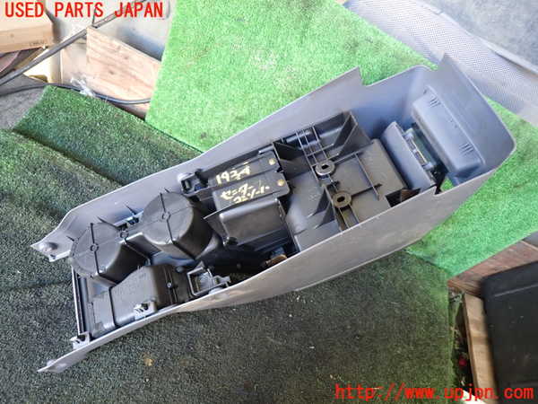 5UPJ-19347540]ハイラックスサーフ(RZN185W)センターコンソール 中古_m0005.jpg