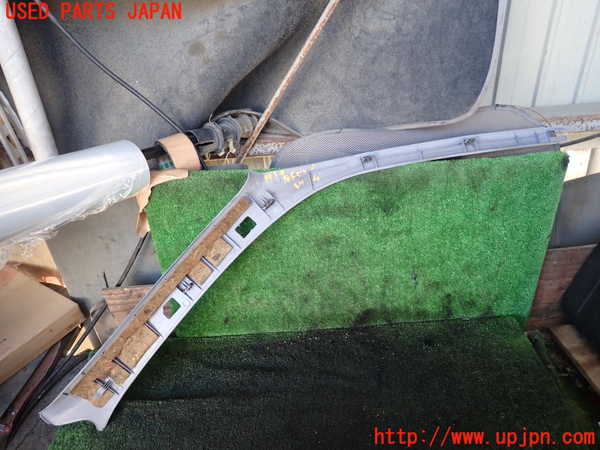 5UPJ-19347660]ハイラックスサーフ(RZN185W)左フロントピラートリム 中古_m0003.jpg