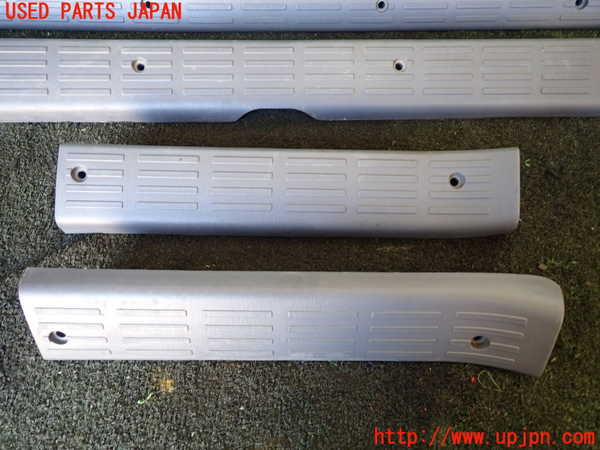 5UPJ-19347740]ハイラックスサーフ(RZN185W)スカッフプレート 中古_m0002.jpg