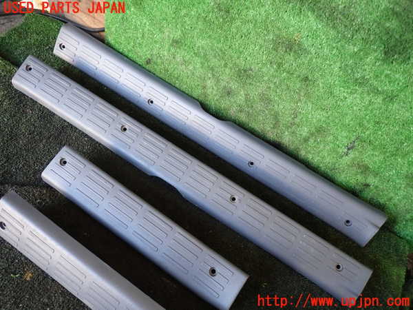 5UPJ-19347740]ハイラックスサーフ(RZN185W)スカッフプレート 中古_m0003.jpg