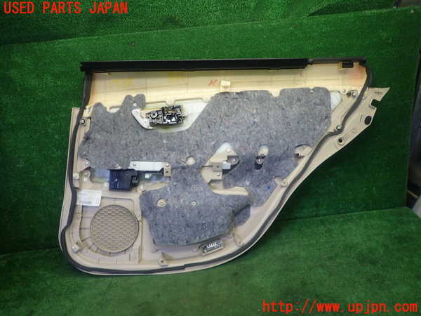 1UPJ-19351324]クラウン ハイブリッド(GWS204)左後ドア内張り 中古_m0005.jpg