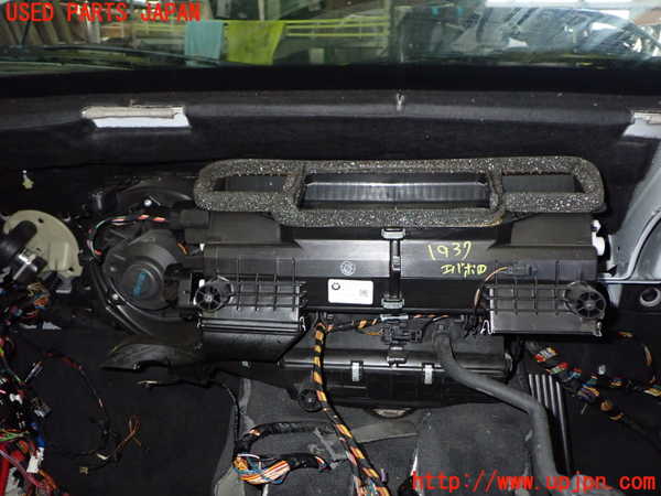 5UPJ-19376081]BMW Z4 ロードスター(BU25 E85)エバポレーター1 中古_m0001.jpg