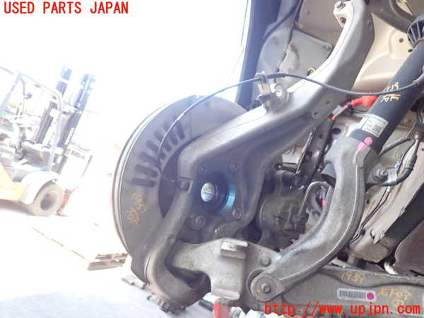 2UPJ-19394290]ジャガー・Fペース(DC2NA)右フロントナックルハブ 中古_m0001.jpg