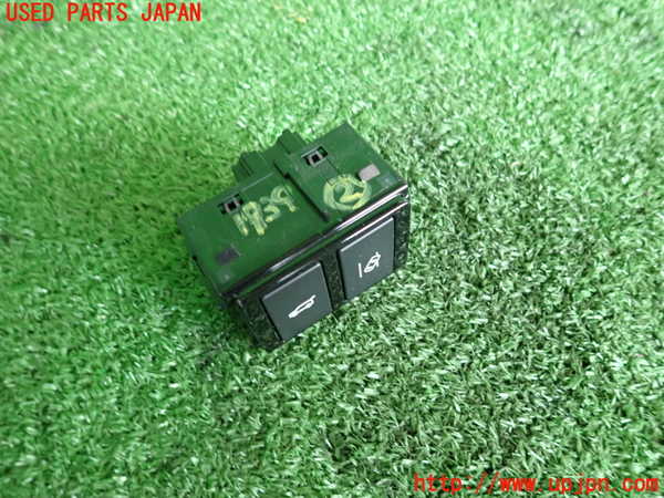 2UPJ-19396307]ジャガー・Fペース(DC2NA)スイッチ2 (車線逸脱警報、パワーバックドア) 中古_m0002.jpg
