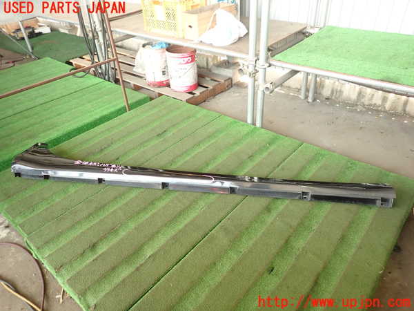2UPJ-19401390]マセラティ・ギブリ M157(MG30C)右サイドステップ ジャンク_m0001.jpg
