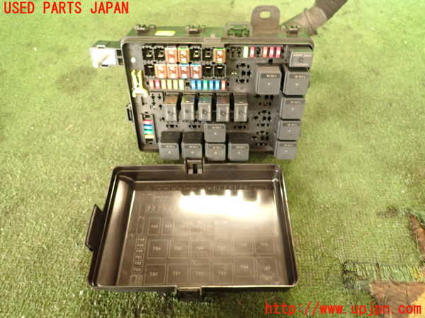 2UPJ-19406741]マセラティ・ギブリ M157(MG30C)ヒューズボックス1 中古_m0003.jpg