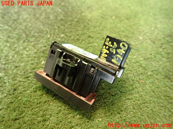 2UPJ-19406290]マセラティ・ギブリ M157(MG30C)ハザードスイッチ 中古_m0001.jpg