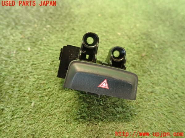 2UPJ-19406290]マセラティ・ギブリ M157(MG30C)ハザードスイッチ 中古_m0002.jpg