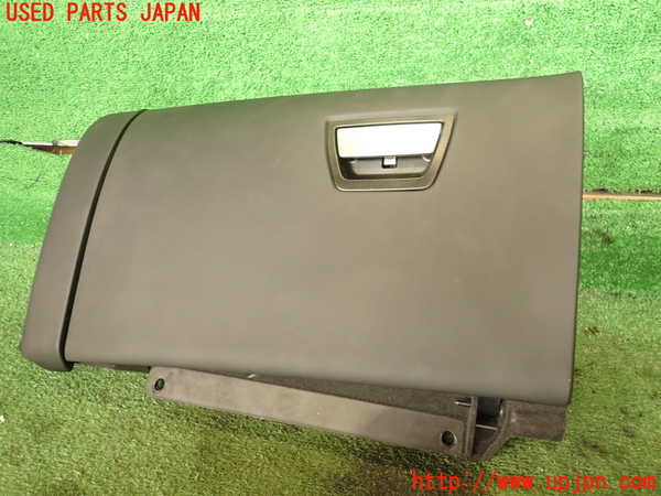 2UPJ-19407516]マセラティ・ギブリ M157(MG30C)グローブボックス1 中古_m0001.jpg