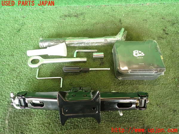 2UPJ-19407805]マセラティ・ギブリ M157(MG30C)車載工具 中古_m0002.jpg