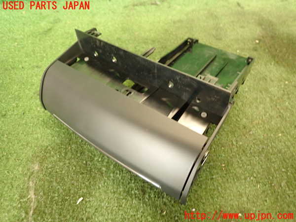 2UPJ-19407843]マセラティ・ギブリ M157(MG30C)小物入れ3 中古_m0001.jpg
