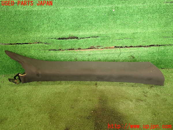 2UPJ-19407655]マセラティ・ギブリ M157(MG30C)右フロントピラートリム 中古_m0001.jpg