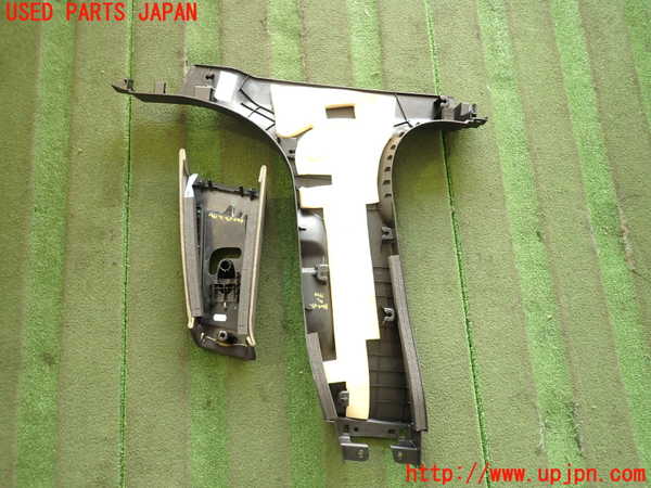 2UPJ-19407665]マセラティ・ギブリ M157(MG30C)右センターピラートリム ジャンク_m0004.jpg