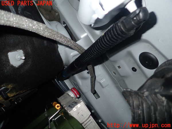 5UPJ-19441506]BMW 640i グランクーペ(6A30 F06)トランクダンパー 中古_m0001.jpg