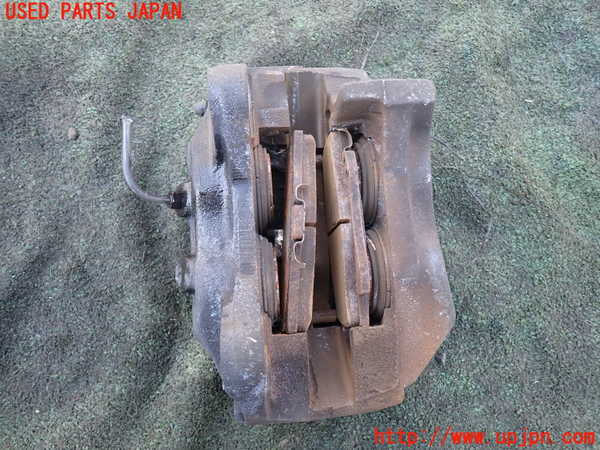 5UPJ-19454080]ハイラックスサーフ(RZN185W)右フロントキャリパー 中古_m0002.jpg
