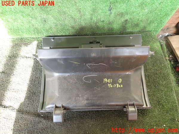5UPJ-19457516]ハイラックスサーフ(RZN185W)グローブボックス1 中古_m0004.jpg