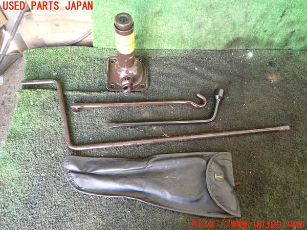 5UPJ-19457805]ハイラックスサーフ(RZN185W)車載工具 中古_m0001.jpg
