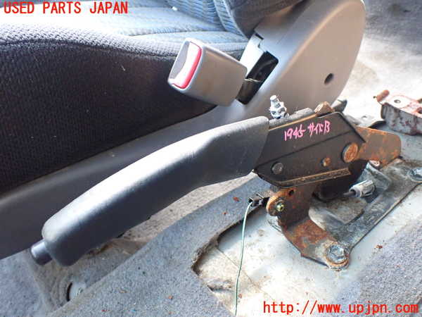 5UPJ-19457550]ハイラックスサーフ(RZN185W)サイドブレーキレバー 中古_m0001.jpg
