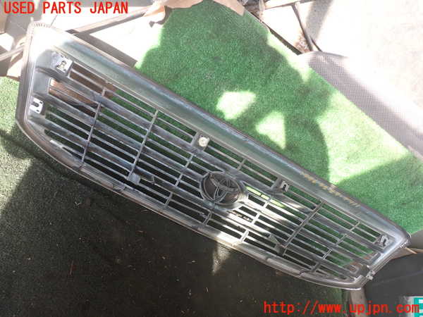 1UPJ-19461050]ハイエースワゴン100系(RZH101G)ラジエターグリル 中古_m0003.jpg