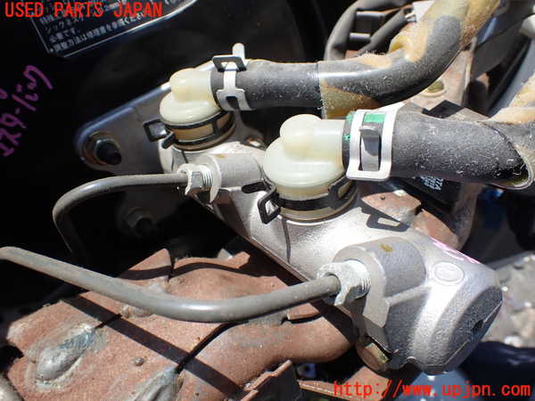 5UPJ-19464050]ハイエースワゴン100系(RZH101G)ブレーキマスターシリンダー 中古_m0003.jpg