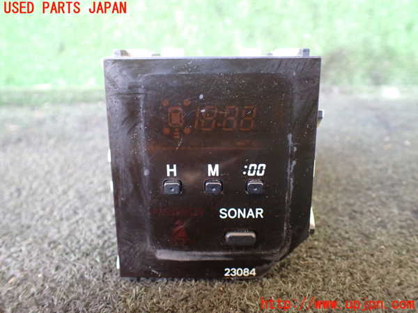 5UPJ-19467850]ハイエースワゴン100系(RZH101G)時計 中古_m0001.jpg